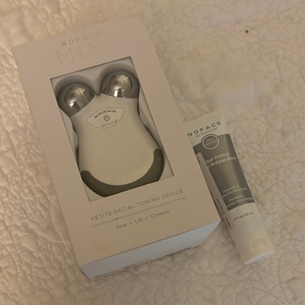 NuFace Mini micro current Facial Toning Device